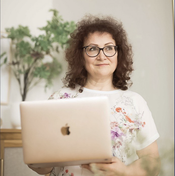 Елена Перетягина - Заместитель директора по экспертным вопросам, Лучший менеджер по качеству РБ, Лауреат Премии Министерства промышленности